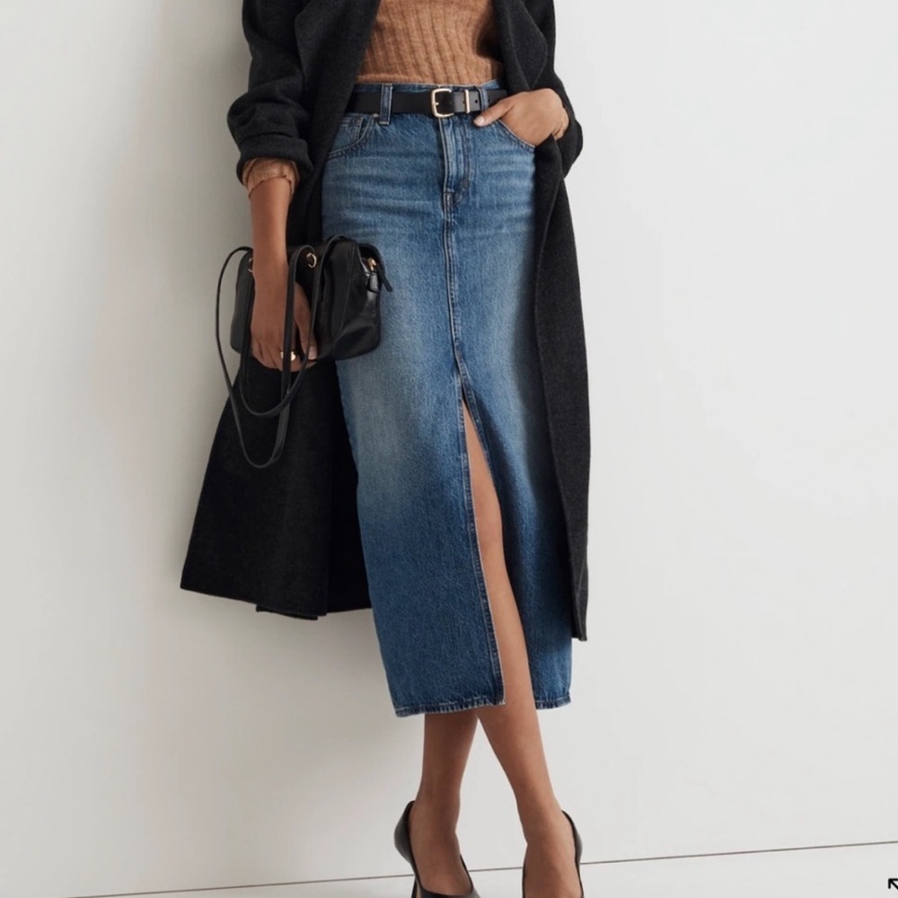 Madewell medium wash denim skirt